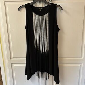 Boutique sleeveless tunic with fringe front
